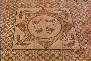 פסיפס בבית הכנסת עין גדי