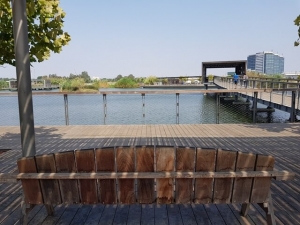 פארק הוד השרון - גשר וסככת מסתור